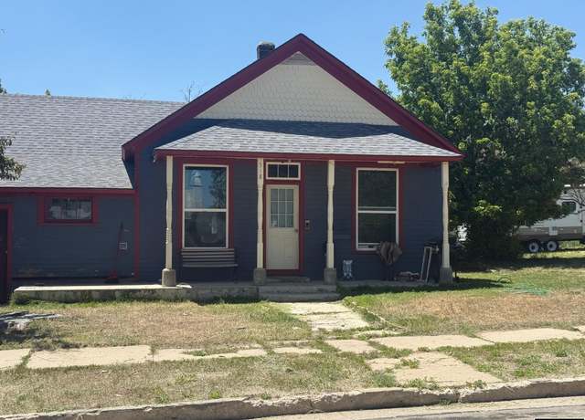 Property at 518 9th St, Rawlins, WY 82301, 3 beds, 1 bath