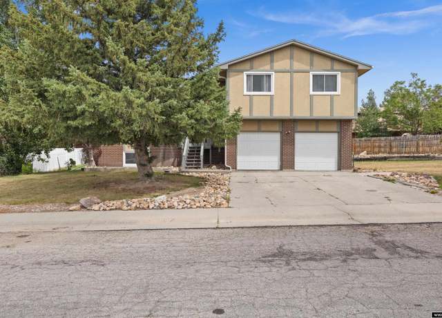 Property at 4731 S Ash St, Casper, WY 82601, 6 beds, 2.5 baths