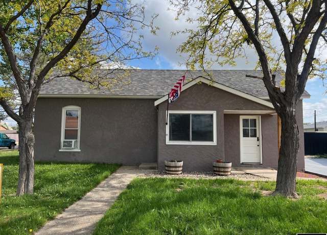 Property at 1109 13th St, Wheatland, WY 82201, 3 beds, 1 bath