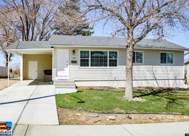 Property at 1240 Lincoln Ave, Rock Springs, WY 82901, 4 beds, 1 bath
