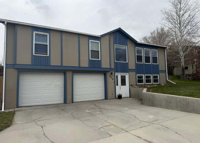 Property at 1216 Perrine St, Rawlins, WY 82301, 3 beds, 2.5 baths