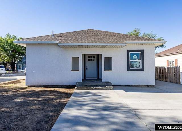 Property at 124 White Mountain Dr, Rock Springs, WY 82901, 3 beds, 2 baths