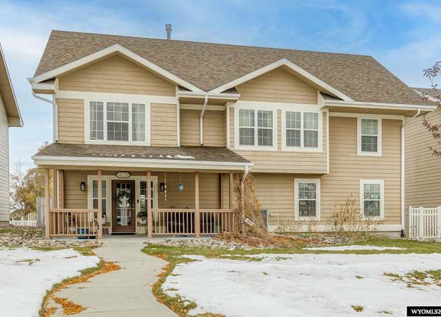 Property at 4520 E 21st St, Casper, WY 82609, 4 beds, 2.75 baths