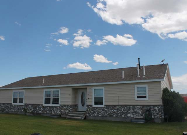 Property at 25 Meadow Canyon Rd, Big Piney, WY 83113, 6 beds, 3 baths