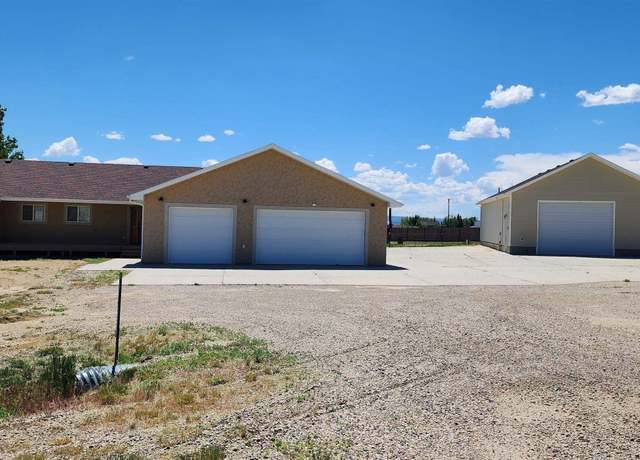 Property at 8 Amy Ln, Rock Springs, WY 82901, 6 beds, 3.25 baths