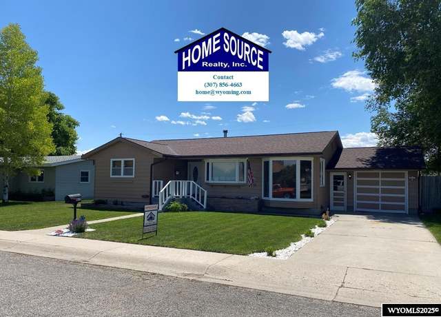 Property at 419 E Pine St, Riverton, WY 82501, 3 beds, 2 baths