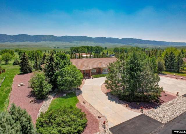 Property at 2867 Ardon Ln, Casper, WY 82609, 3 beds, 2.5 baths