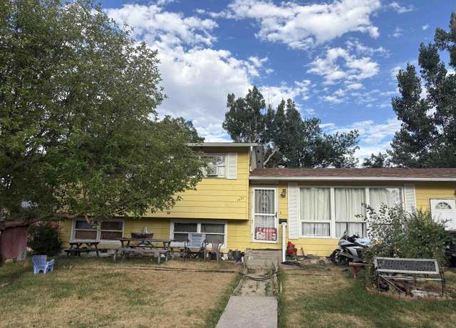 Property at 1421 Ivy Ln, Casper, WY 82601, 5 beds, 2 baths