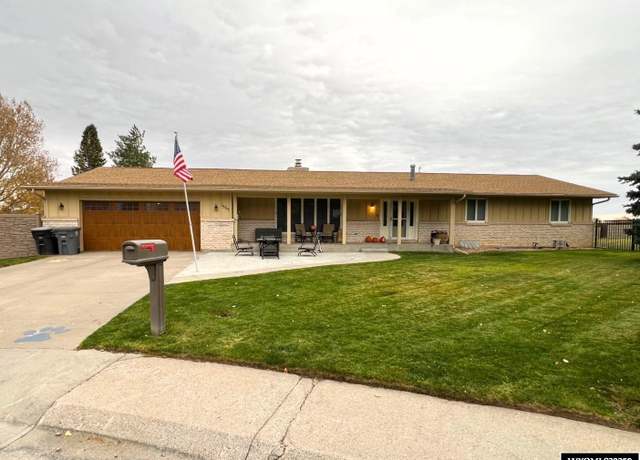 Property at 1555 Cottonwood Ave, Wheatland, WY 82201, 4 beds, 3 baths