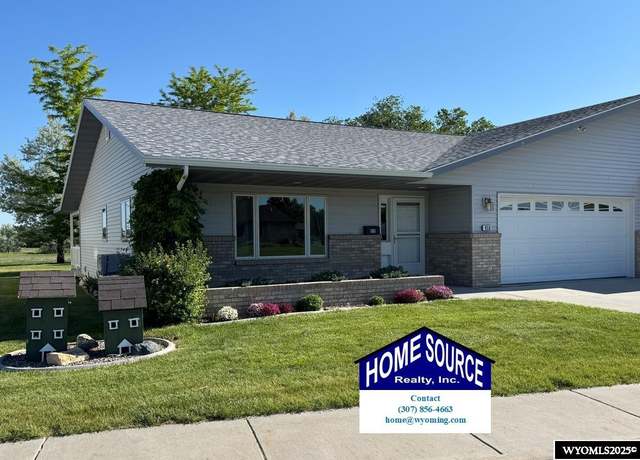 Property at 950 Pioneer Ave, Riverton, WY 82501, 2 beds, 2 baths