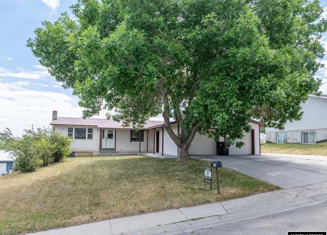 Property at 796 Garner Dr, Lander, WY 82520, 4 beds, 2 baths