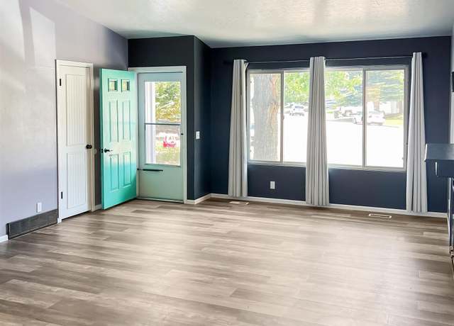 Property at 336 Emerson Ave, Evanston, WY 82930, 3 beds, 1.75 baths