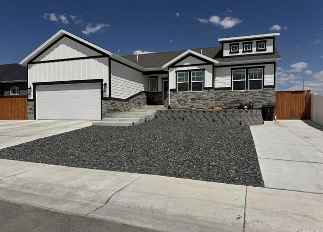 Property at 1201 Savage Blvd, Rock Springs, WY 82901, 3 beds, 2 baths