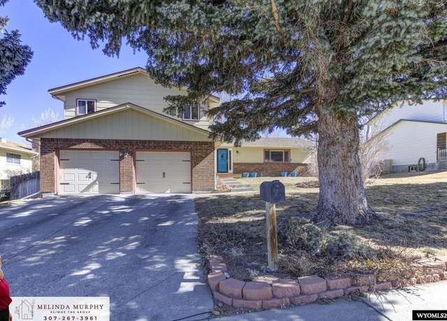 Property at 1981 Kingsbury Dr, Casper, WY 82609, 4 beds, 3 baths