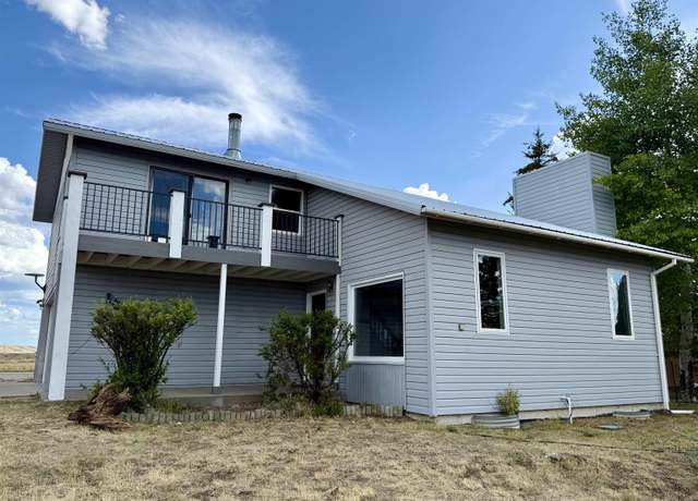 Property at 105 Elk Dr, Saratoga, WY 82331, 3 beds, 2 baths