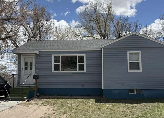 Property at 616 E Murray St, Rawlins, WY 82301, 3 beds, 1 bath