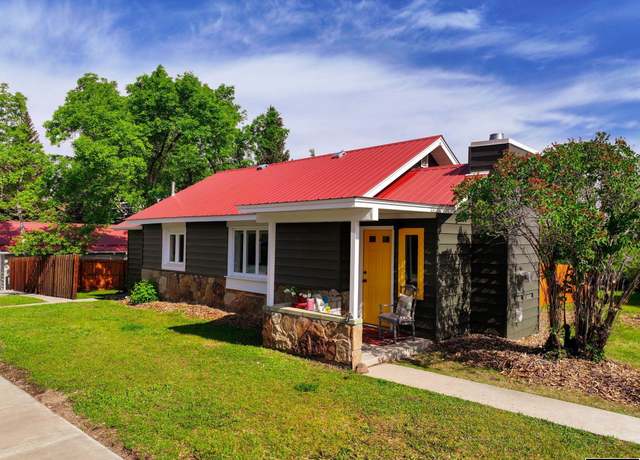 Property at 210 Custer St, Lander, WY 82520, 2 beds, 1.5 baths