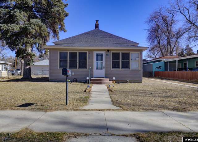 Property at 421 S 4th St, Douglas, WY 82633, 2 beds, 1 bath
