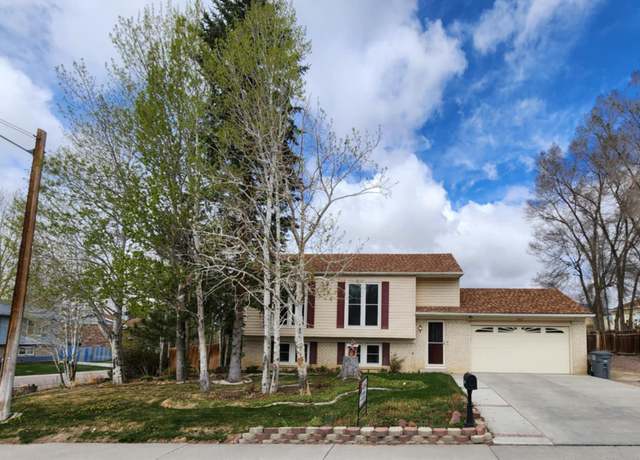 Property at 3802 Madison Dr, Rock Springs, WY 82901, 3 beds, 2 baths
