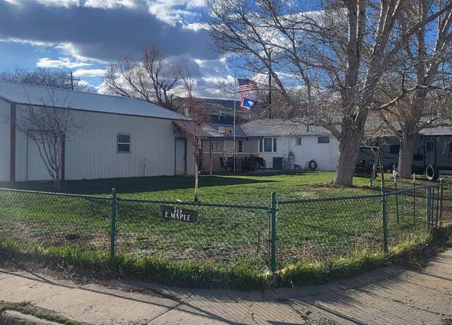 Property at 515 E Maple St, Rawlins, WY 82301, 3 beds, 1.5 baths