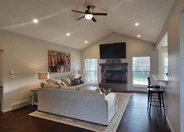 Property at 306 Antelope St, Rawlins, WY 82301, 3 beds, 2.5 baths