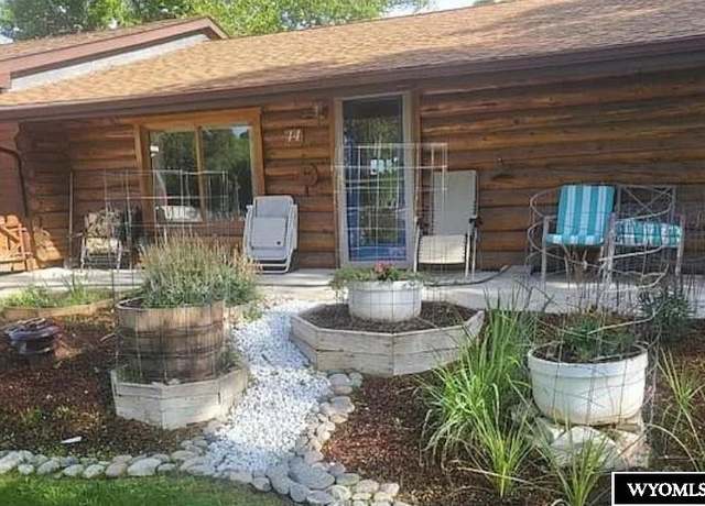 Property at 44 Sunnyside Ave, Riverton, WY 82501, 3 beds, 4 baths