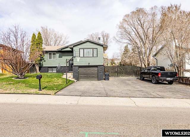 Property at 3710 Madison Dr, Rock Springs, WY 82901, 3 beds, 2 baths