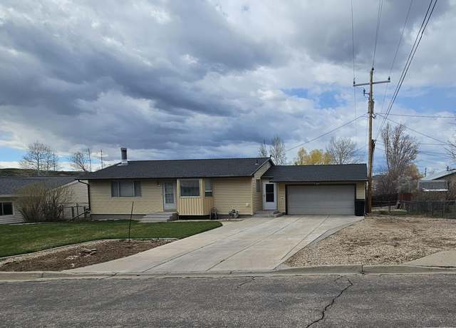 Property at 1912 W Summit St. St, Evanston, WY 82930, 3 beds, 1.75 baths
