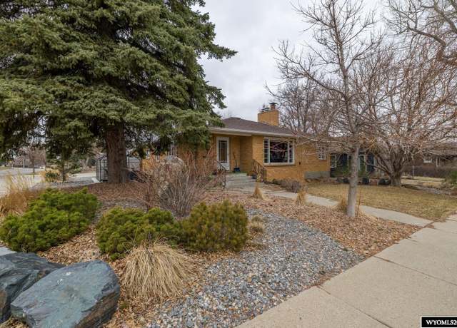 Property at 1244 S Durbin St, Casper, WY 82601, 3 beds, 2.5 baths