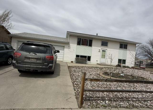 Property at 940 Sierra Vista St, Evansville, WY 82636, 4 beds, 2 baths