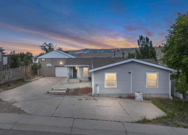Property at 812 Ash St, Rock Springs, WY 82901, 3 beds, 2 baths