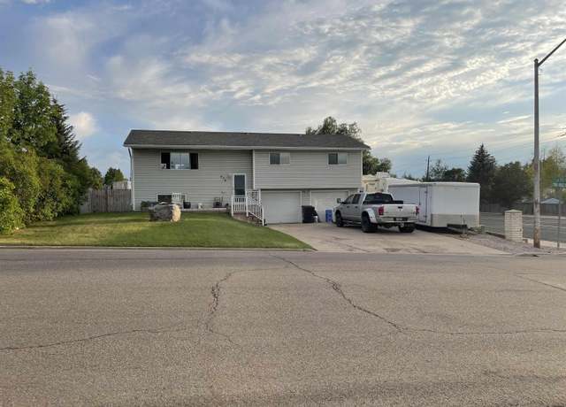 Property at 479 Twin Ridge Ave, Evanston, WY 82930, 4 beds, 3 baths