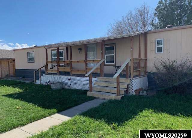 Property at 2020 Sage Ln, Worland, WY 82401, 2 beds, 1.75 baths