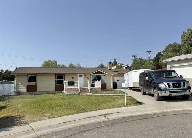 Property at 1335 Moose Court Ct, Kemmerer, WY 83101, 6 beds, 3 baths