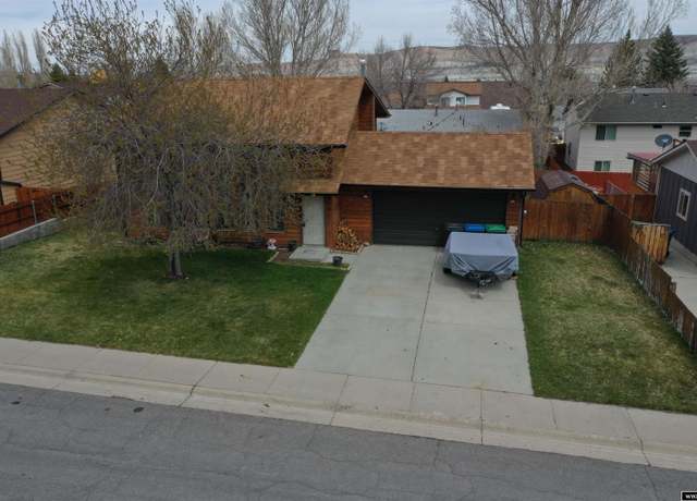Property at 815 Sundance Dr, Green River, WY 82935, 3 beds, 2 baths