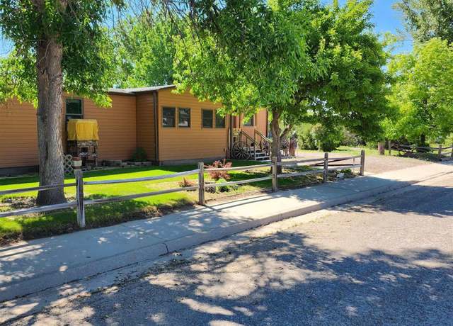 Property at 530 S Kansas Ave, Guernsey, WY 82214, 3 beds, 2 baths
