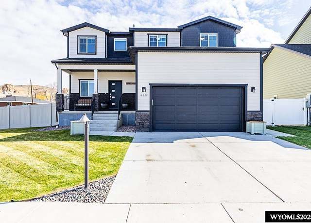 Property at 680 Lynn Ct, Green River, WY 82935, 4 beds, 2.5 baths