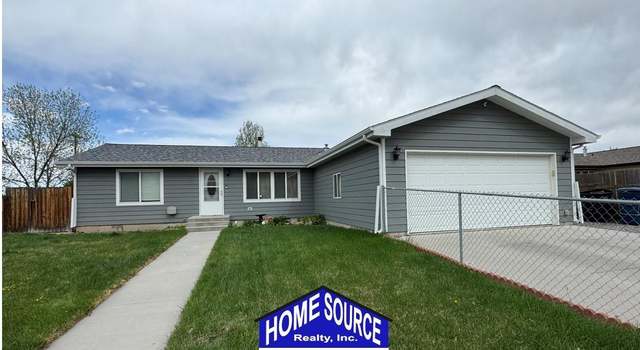 Photo of 605 Peak Dr, Riverton, WY 82501