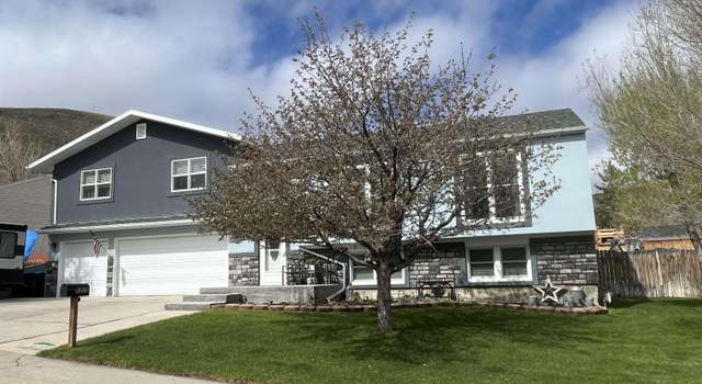Photo of 2715 Colorado Dr, Green River, WY 82935