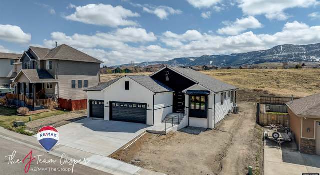 Photo of 1041 Goodstein Dr, Casper, WY 82601