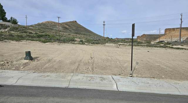 Photo of 805 River View Dr, Green River, WY 82935