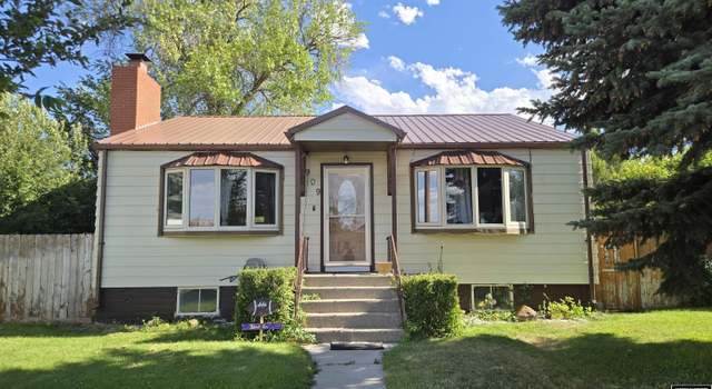 Photo of 909 Fremont St, Thermopolis, WY 82443