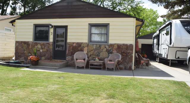 Photo of 3 Shannon Dr, Glenrock, WY 82637