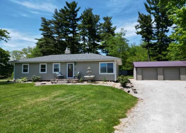Property at 927 E Beech St, Osgood, IN 47037, 3 beds, 1.5 baths