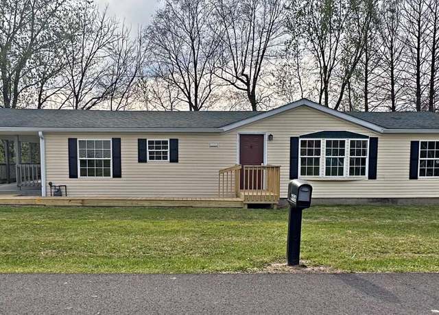 Property at 696 Tanglewood Rd, Versailles, IN 47042, 3 beds, 2 baths