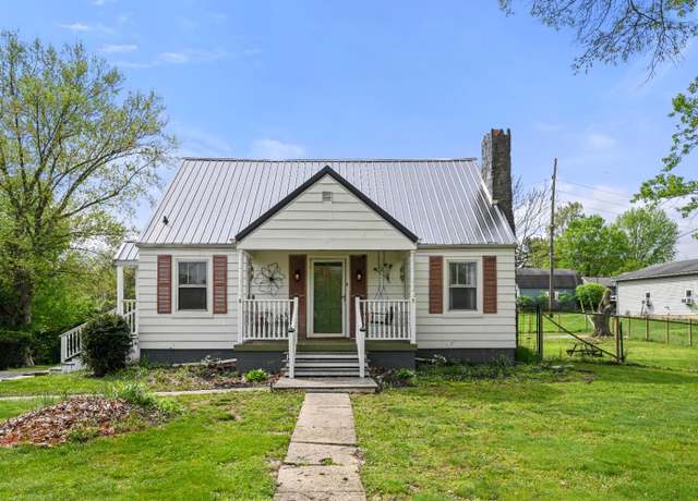 Property at 317 Woodlawn Dr, Aurora, IN 47001, 4 beds, 2 baths