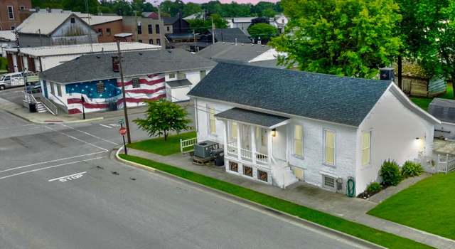 Photo of 208 S Washington St, Versailles, IN 47042