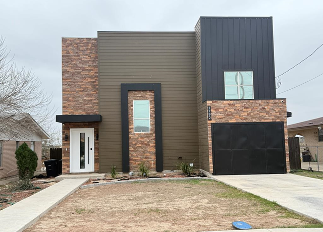 Property at 1792 Cox St, Eagle Pass, TX 78852, 3 beds, 2.5 baths