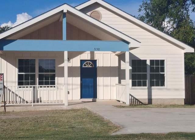 Property at 532 S Camp St Unit N/A, Uvalde, TX 78801, 3 beds, 2 baths