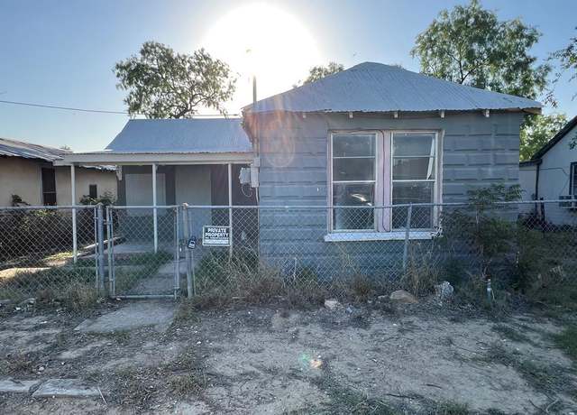 Property at 743 Concho St, Eagle Pass, TX 78852, 3 beds, 1 bath